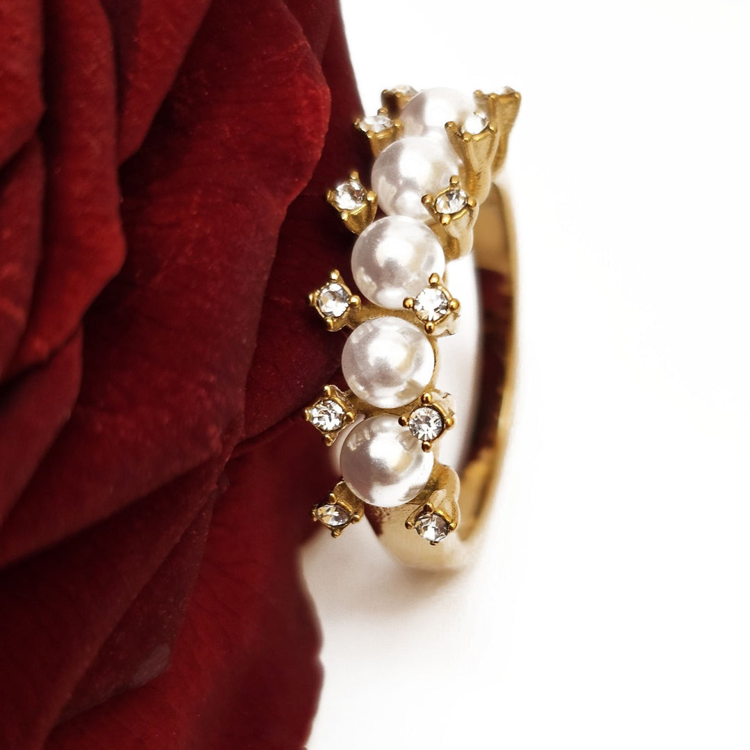 Ring 'Five Pearls of Grace'